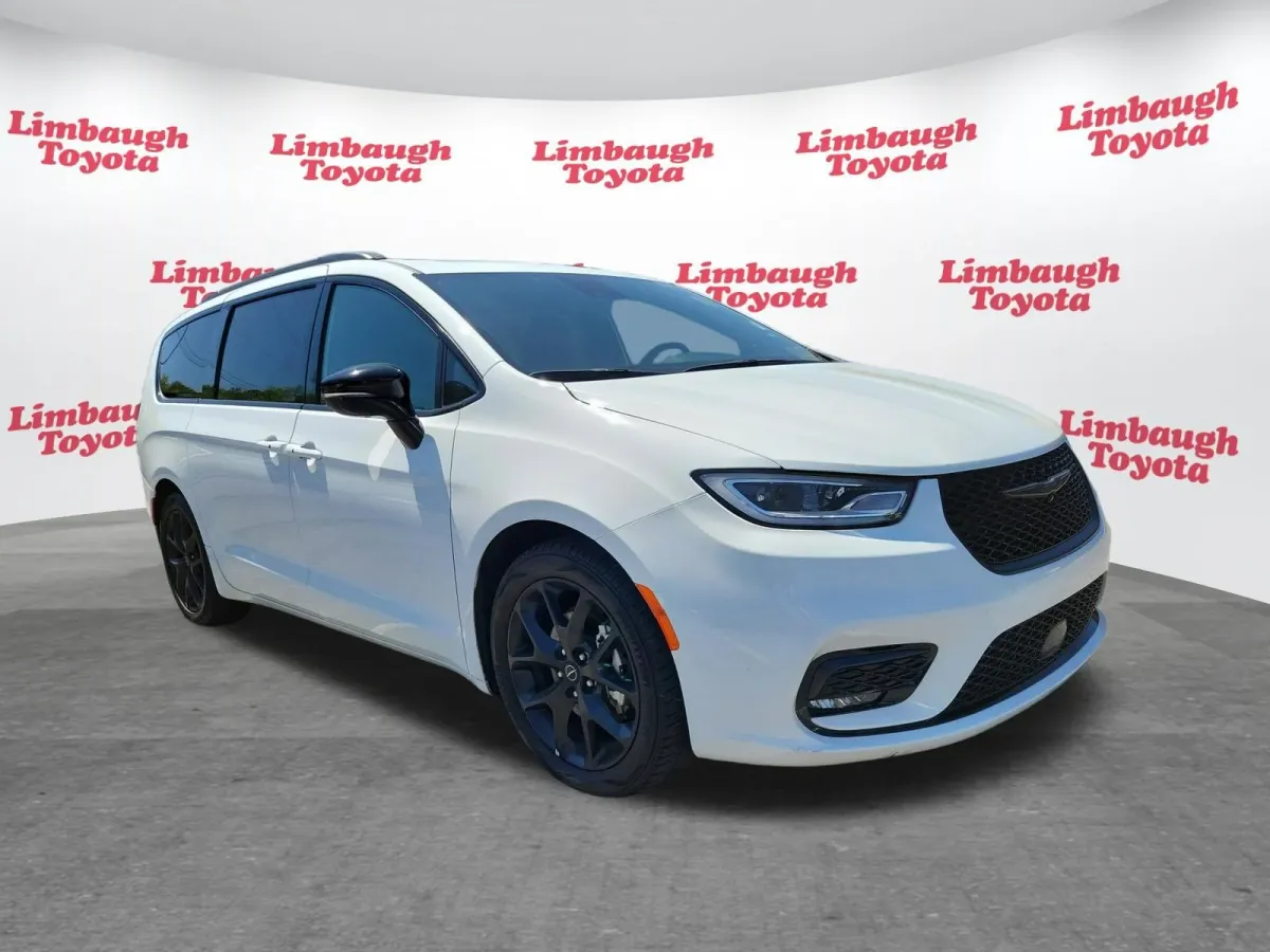 2025 Chrysler Pacifica Limited thumbnail 24