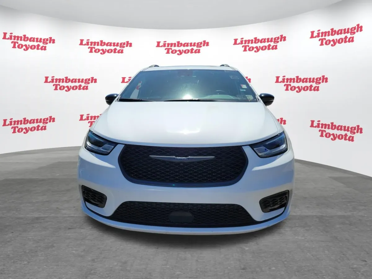 2025 Chrysler Pacifica Limited thumbnail 25