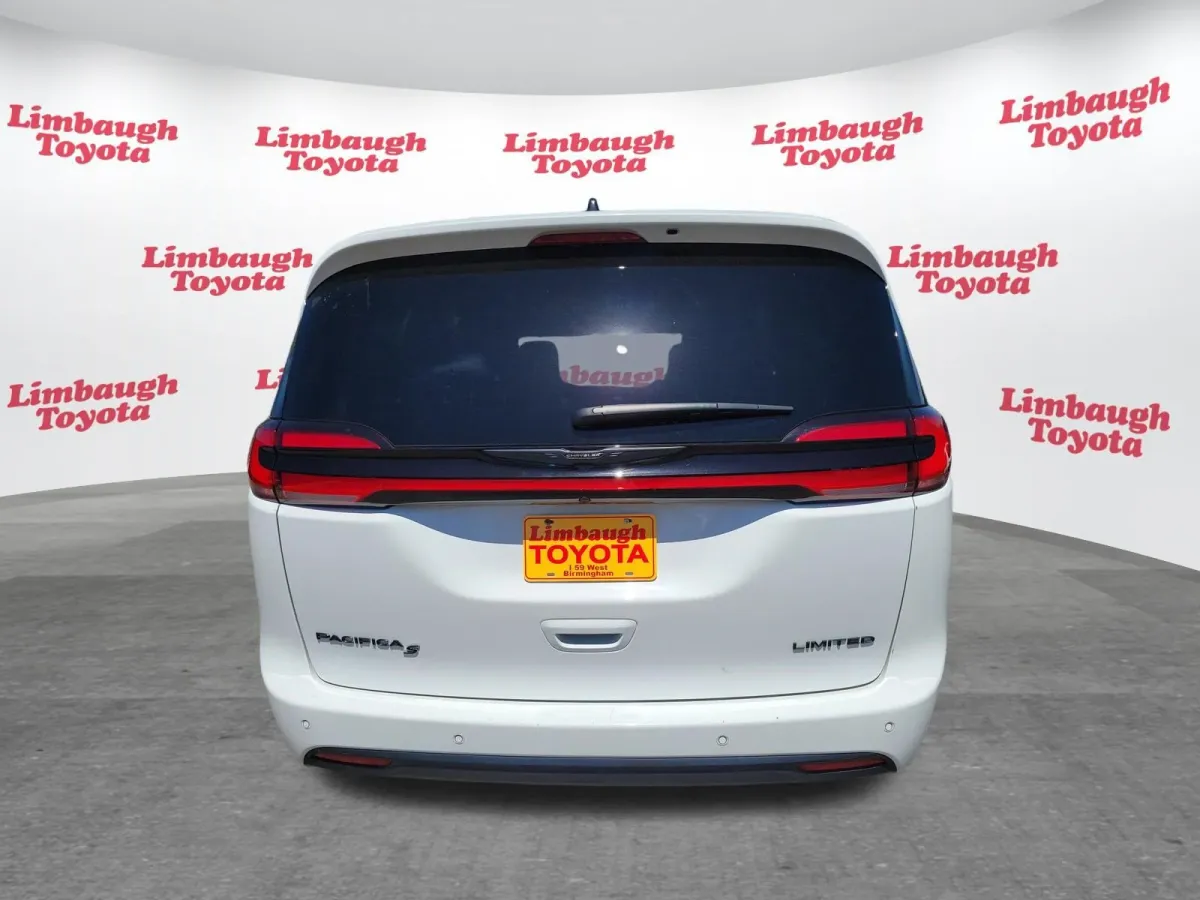 2025 Chrysler Pacifica Limited thumbnail 29