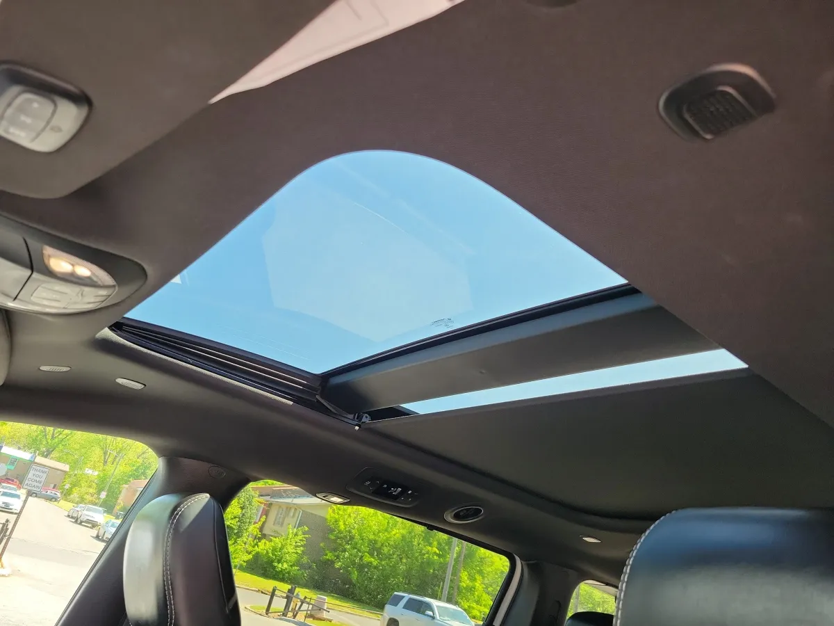 2025 Chrysler Pacifica Limited thumbnail 4