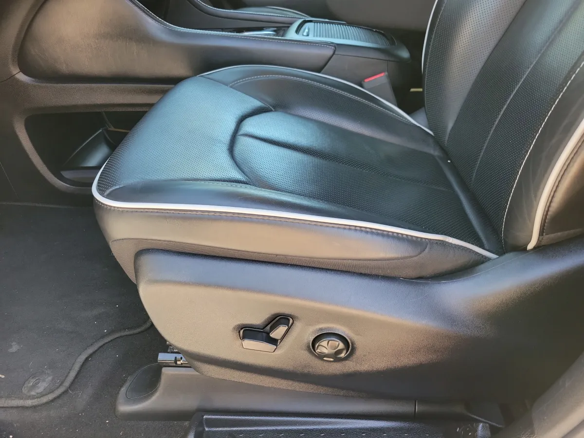 2025 Chrysler Pacifica Limited thumbnail 7