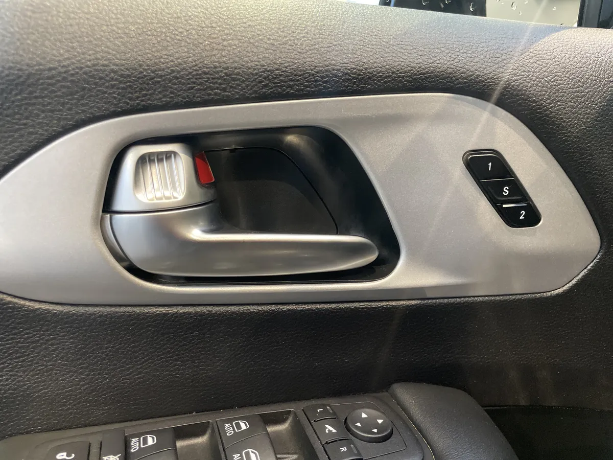 2025 Chrysler Pacifica Limited thumbnail 14