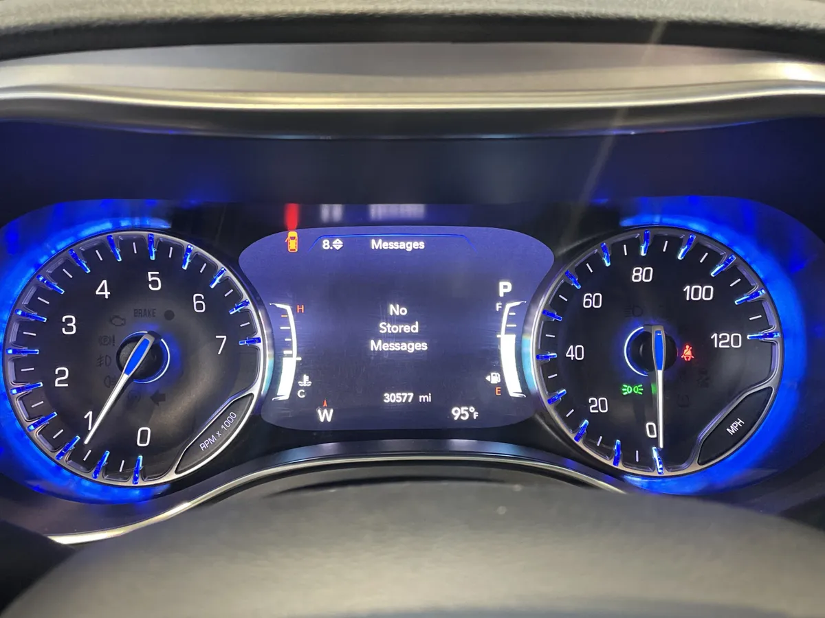 2025 Chrysler Pacifica Limited thumbnail 21