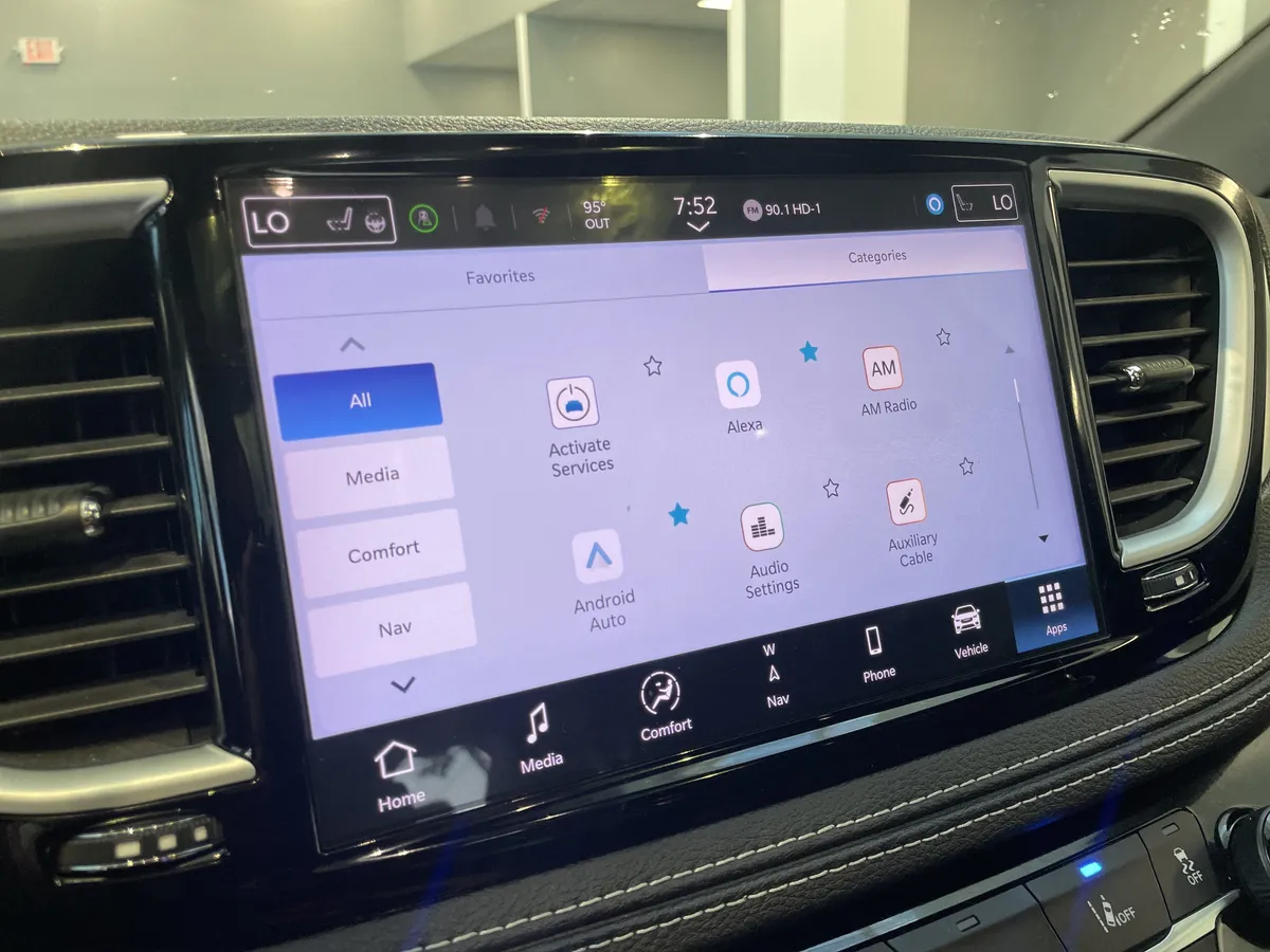 2025 Chrysler Pacifica Limited thumbnail 25