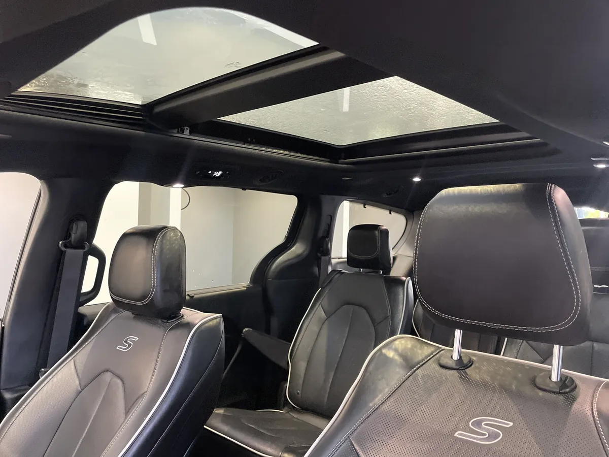 2025 Chrysler Pacifica Limited thumbnail 30