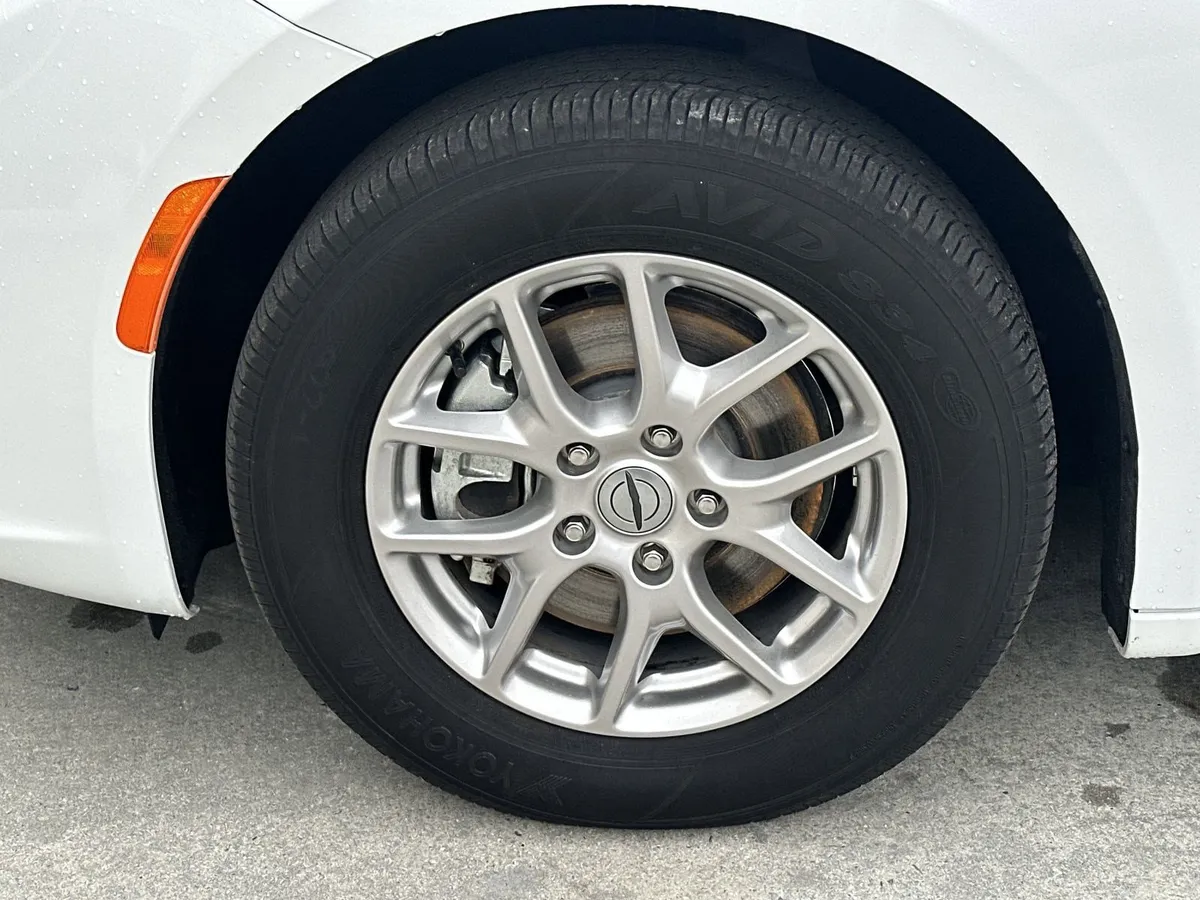 2025 Chrysler Pacifica Select thumbnail 13