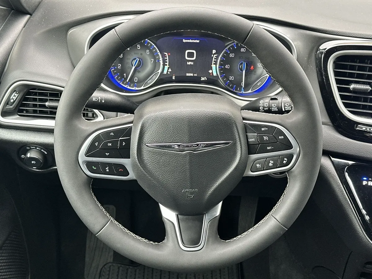 2025 Chrysler Pacifica Select thumbnail 19