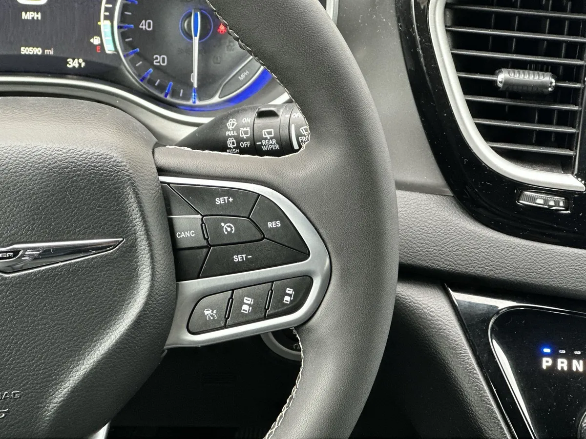 2025 Chrysler Pacifica Select thumbnail 21