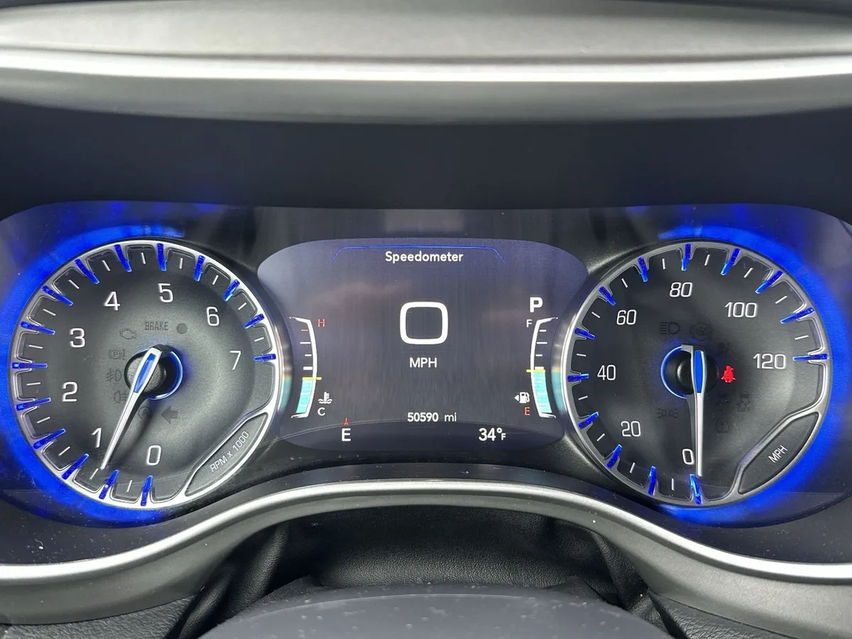2025 Chrysler Pacifica Select thumbnail 23