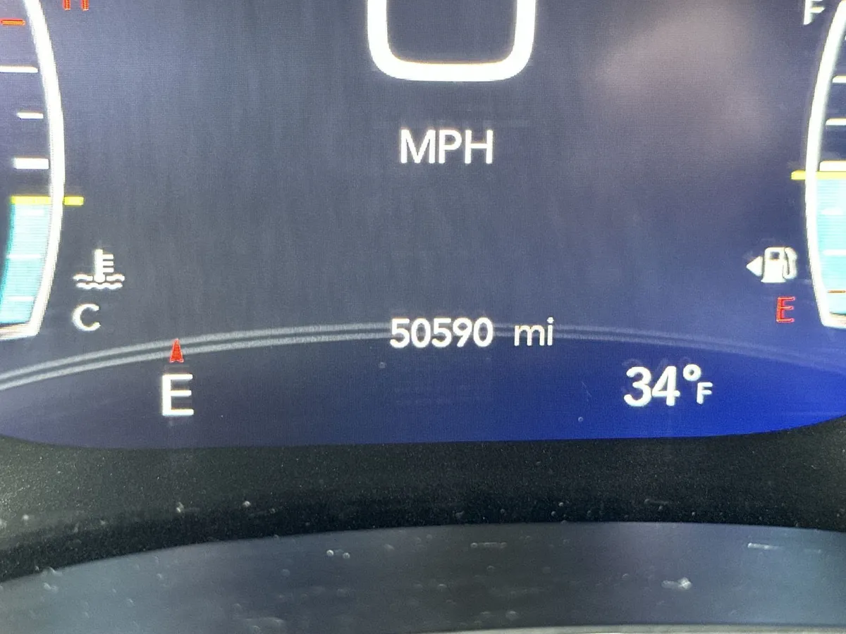 2025 Chrysler Pacifica Select thumbnail 24