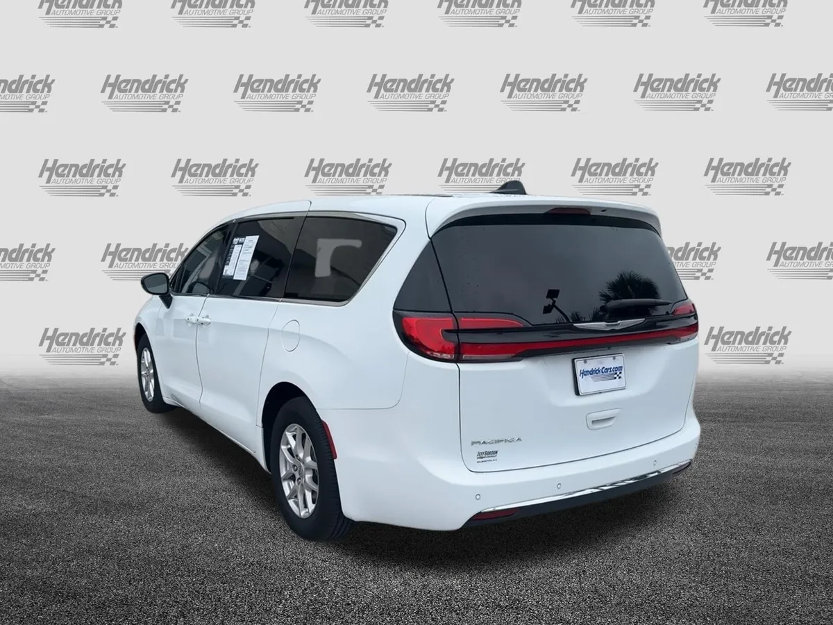 2025 Chrysler Pacifica Select thumbnail 7