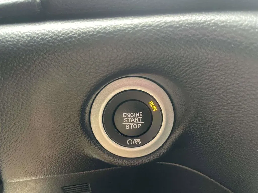 2025 Chrysler Pacifica Select thumbnail 23