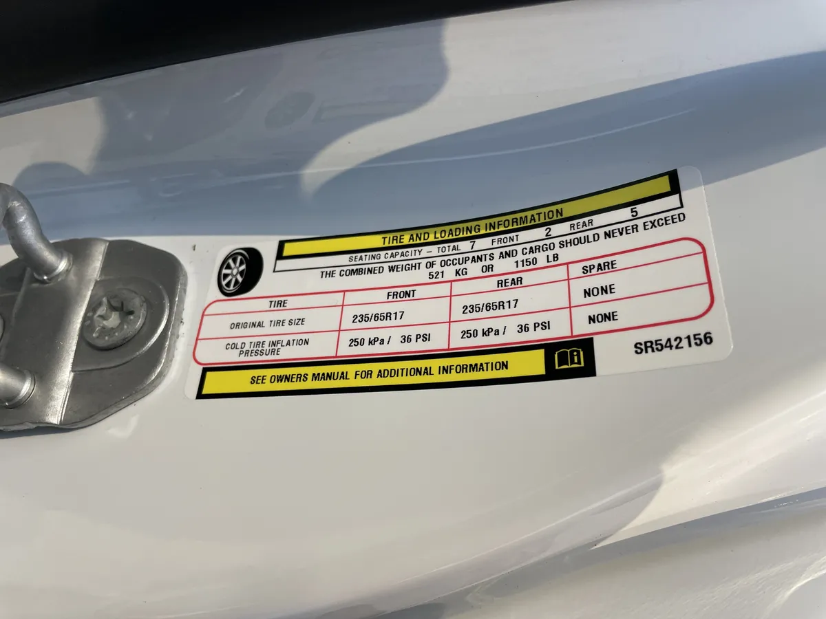 2025 Chrysler Voyager LX thumbnail 38