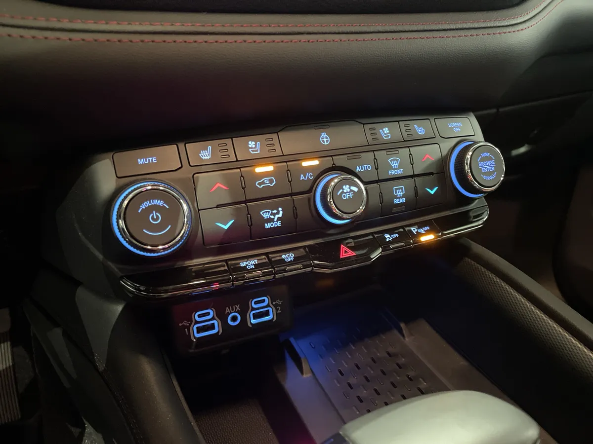 2025 Dodge Durango R/T Plus thumbnail 29