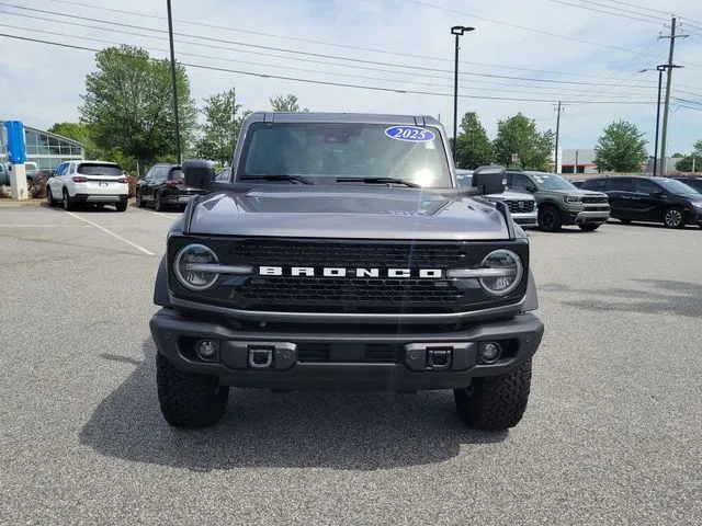 2025 Ford Bronco Badlands thumbnail 2