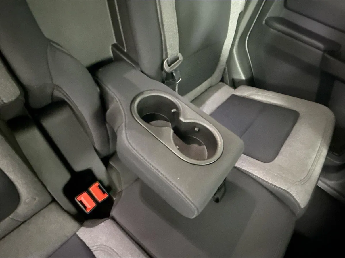 2025 Ford Bronco Base thumbnail 34
