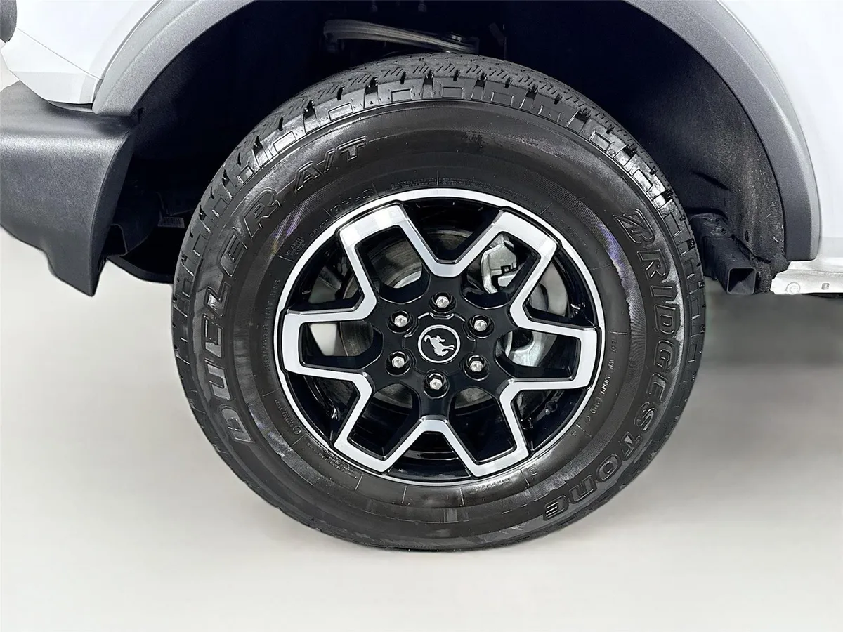2025 Ford Bronco Base thumbnail 39