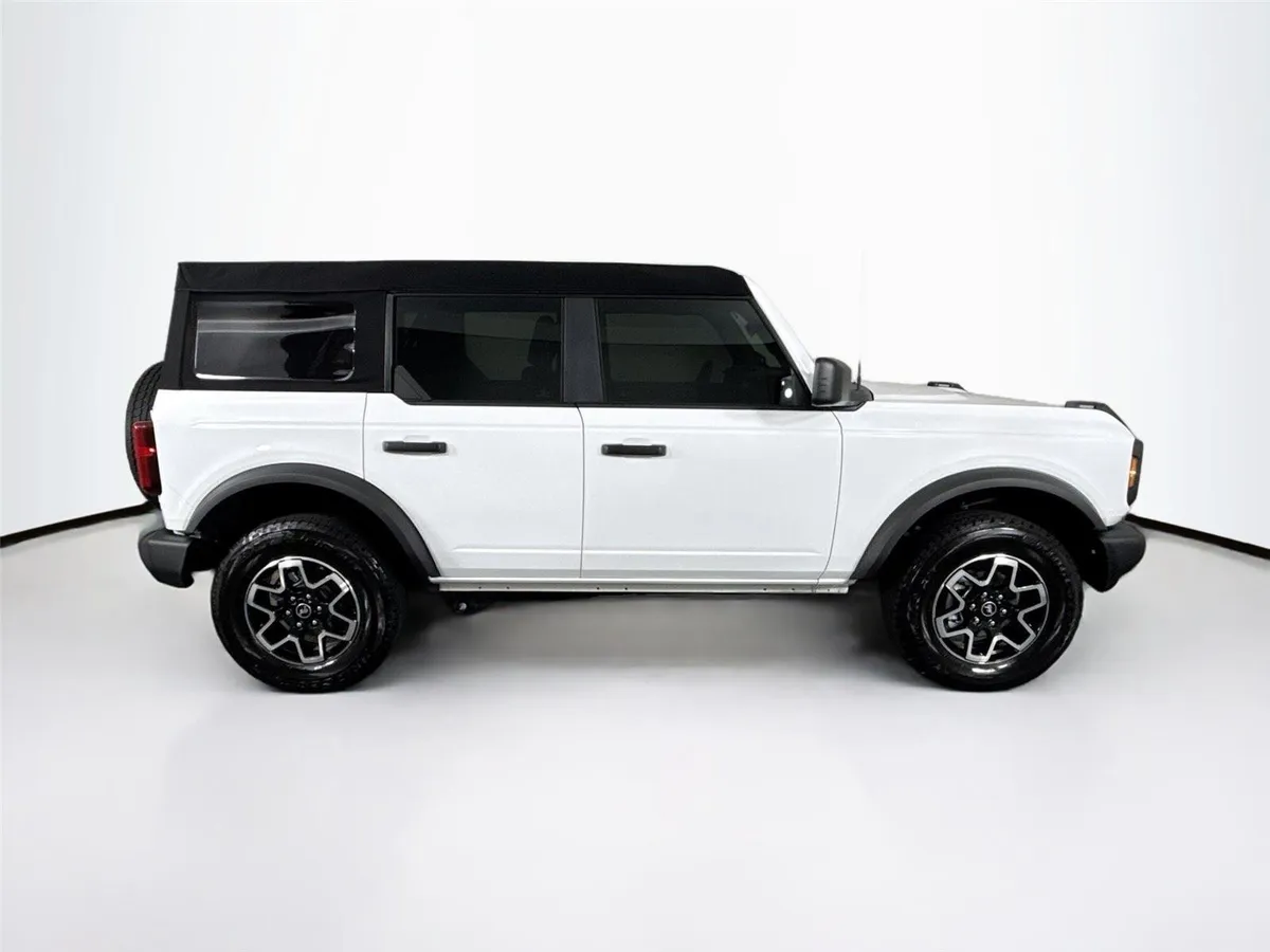 2025 Ford Bronco Base thumbnail 8