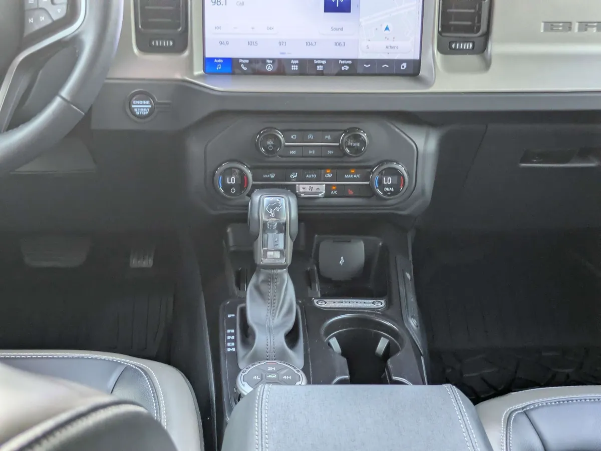 2025 Ford Bronco Outer Banks thumbnail 25