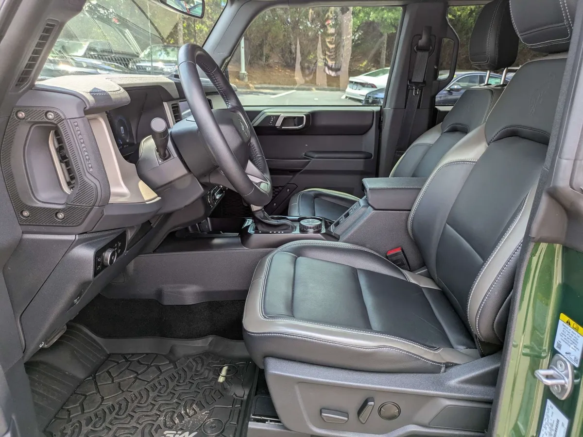 2025 Ford Bronco Outer Banks thumbnail 26