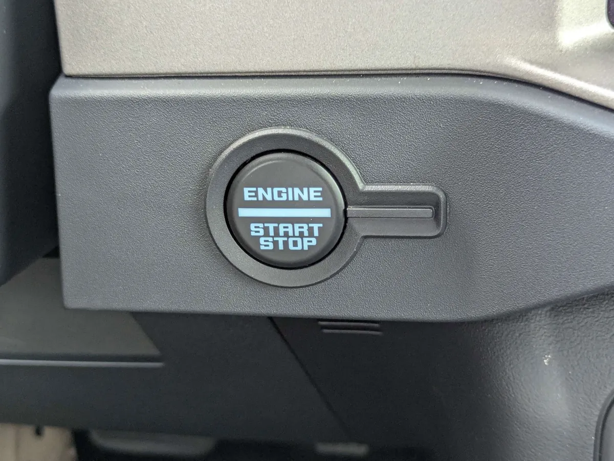 2025 Ford Bronco Outer Banks thumbnail 35