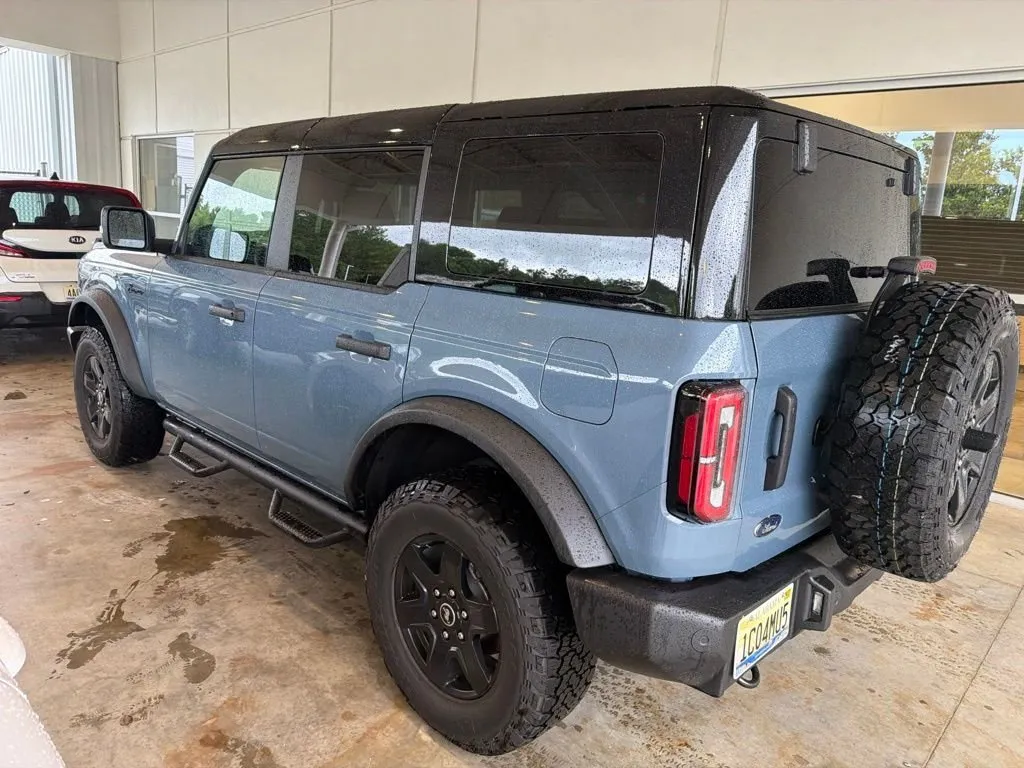 2025 Ford Bronco Outer Banks thumbnail 2