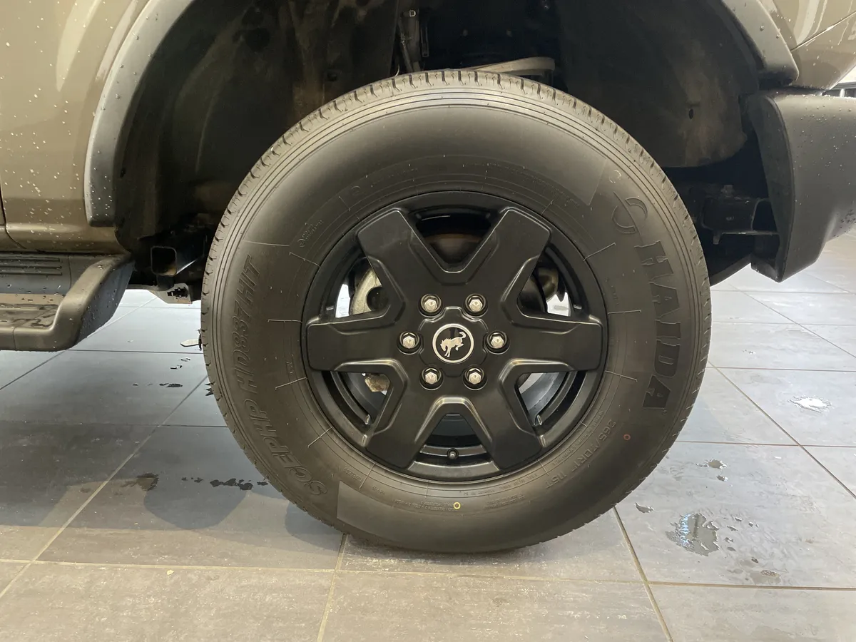 2025 Ford Bronco Outer Banks thumbnail 12