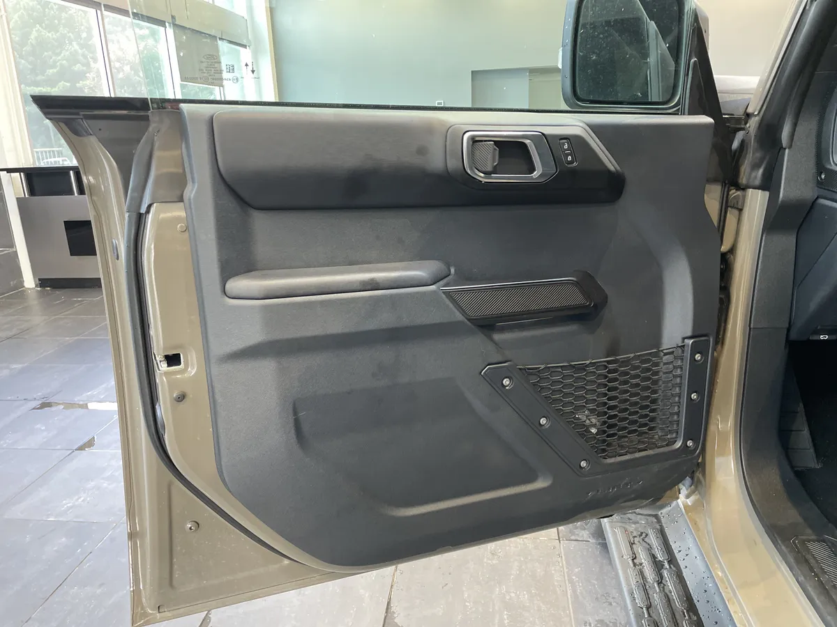2025 Ford Bronco Outer Banks thumbnail 14