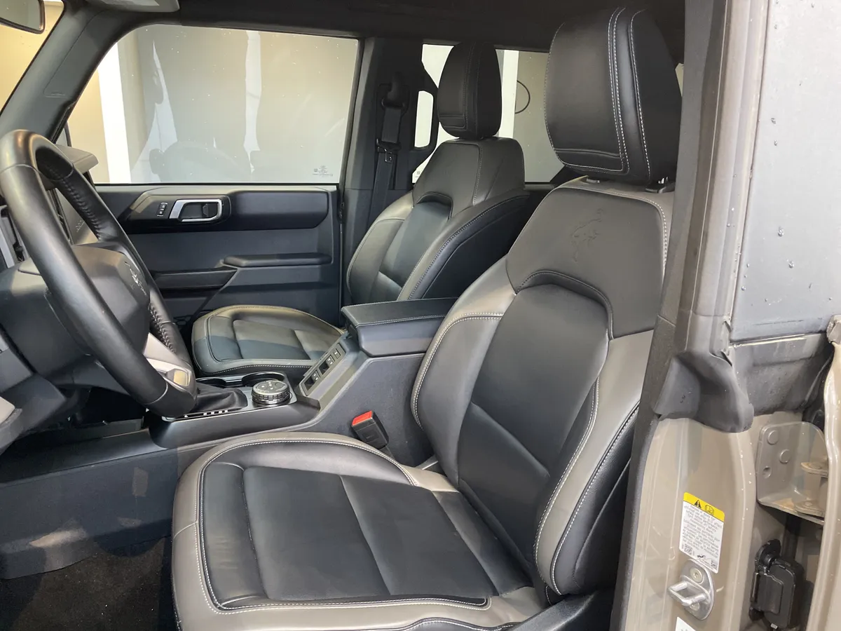 2025 Ford Bronco Outer Banks thumbnail 17