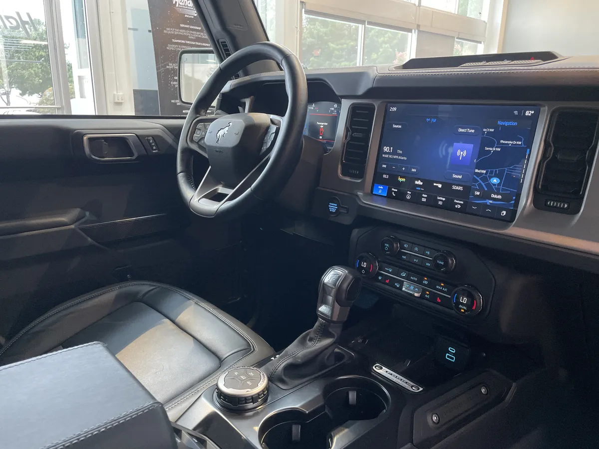 2025 Ford Bronco Outer Banks thumbnail 34