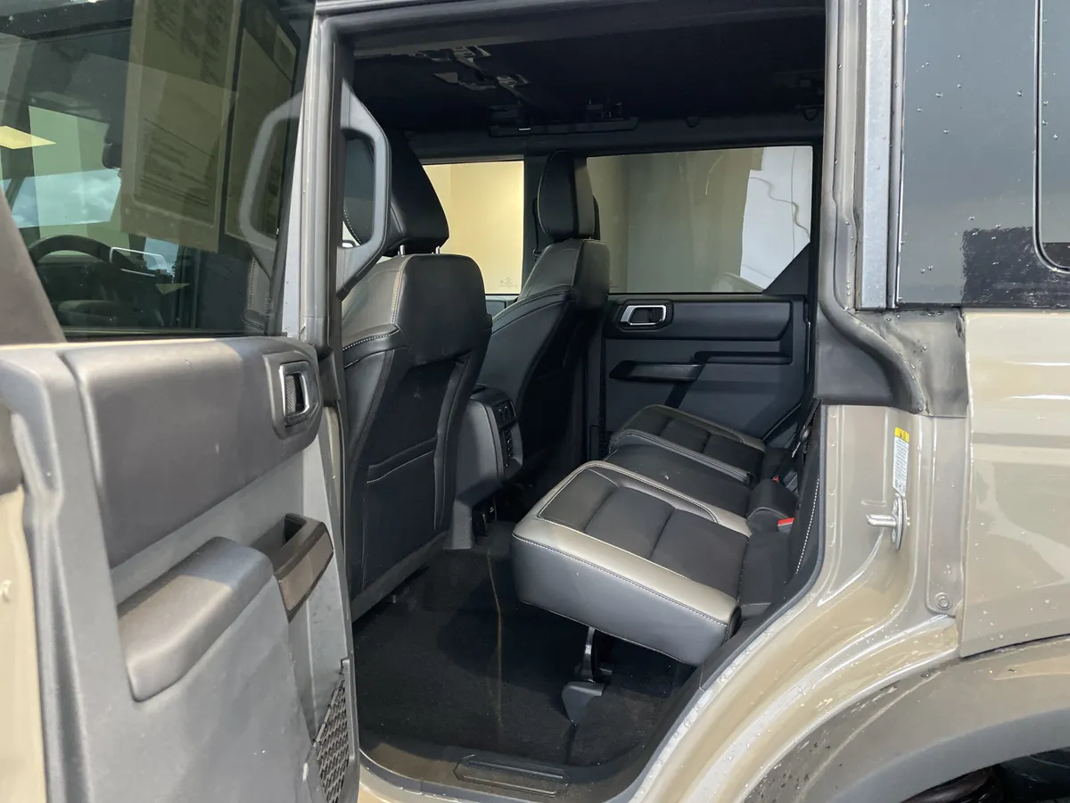 2025 Ford Bronco Outer Banks thumbnail 35