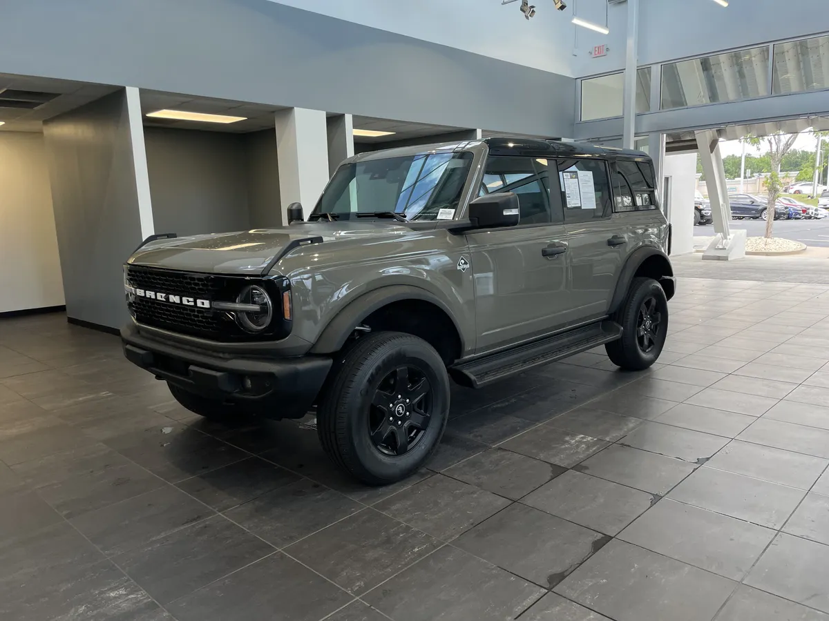 2025 Ford Bronco Outer Banks thumbnail 5