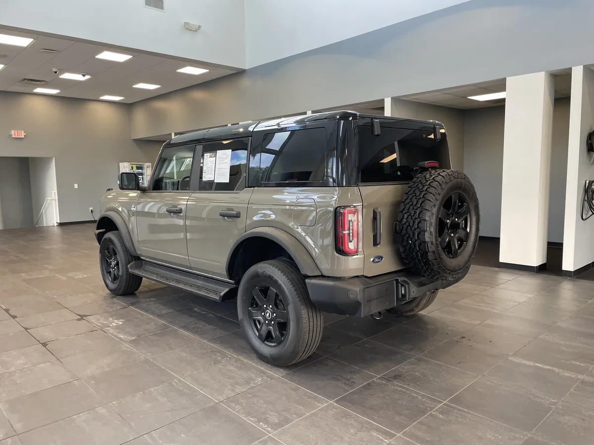 2025 Ford Bronco Outer Banks thumbnail 7