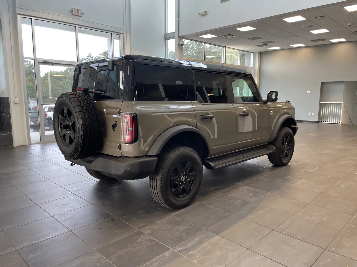 2025 Ford Bronco Outer Banks thumbnail 9