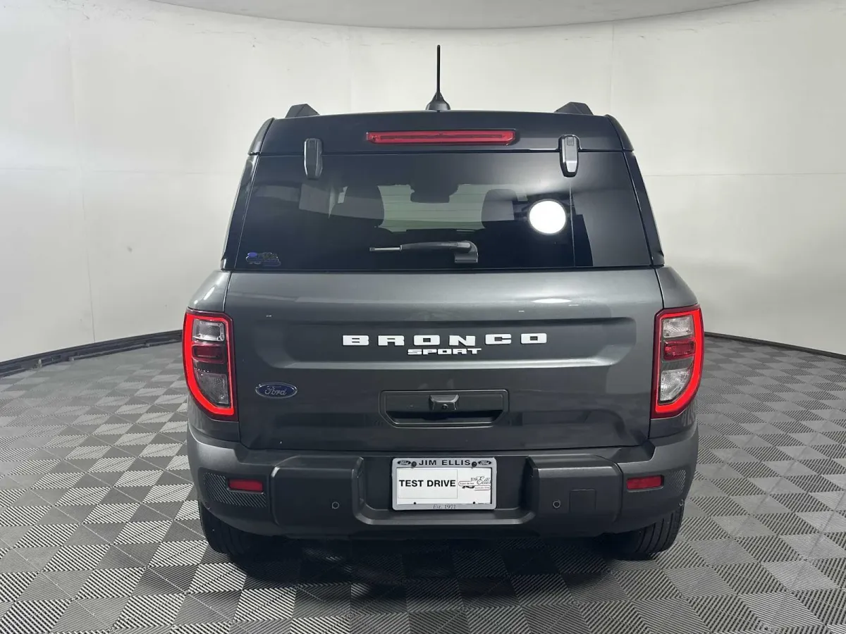 2025 Ford Bronco Sport Outer Banks thumbnail 11