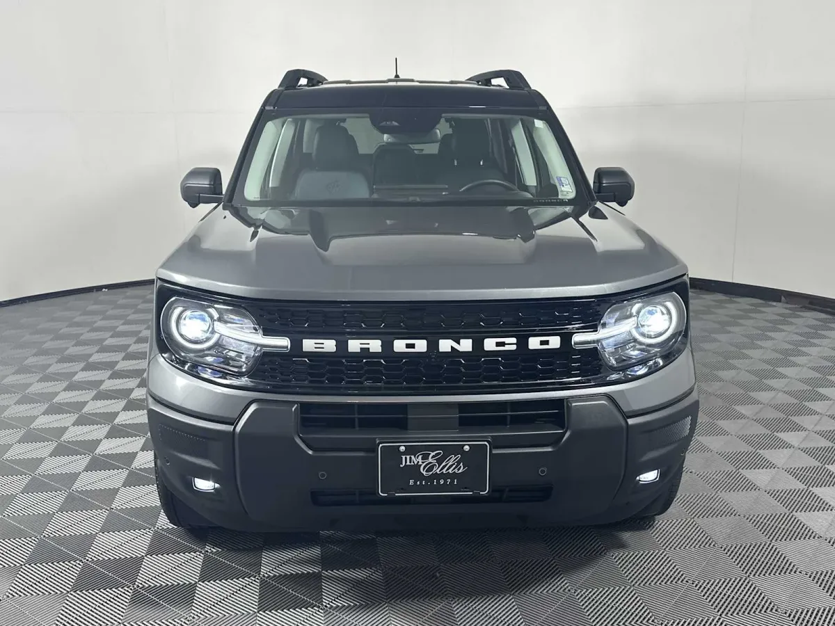 2025 Ford Bronco Sport Outer Banks thumbnail 4