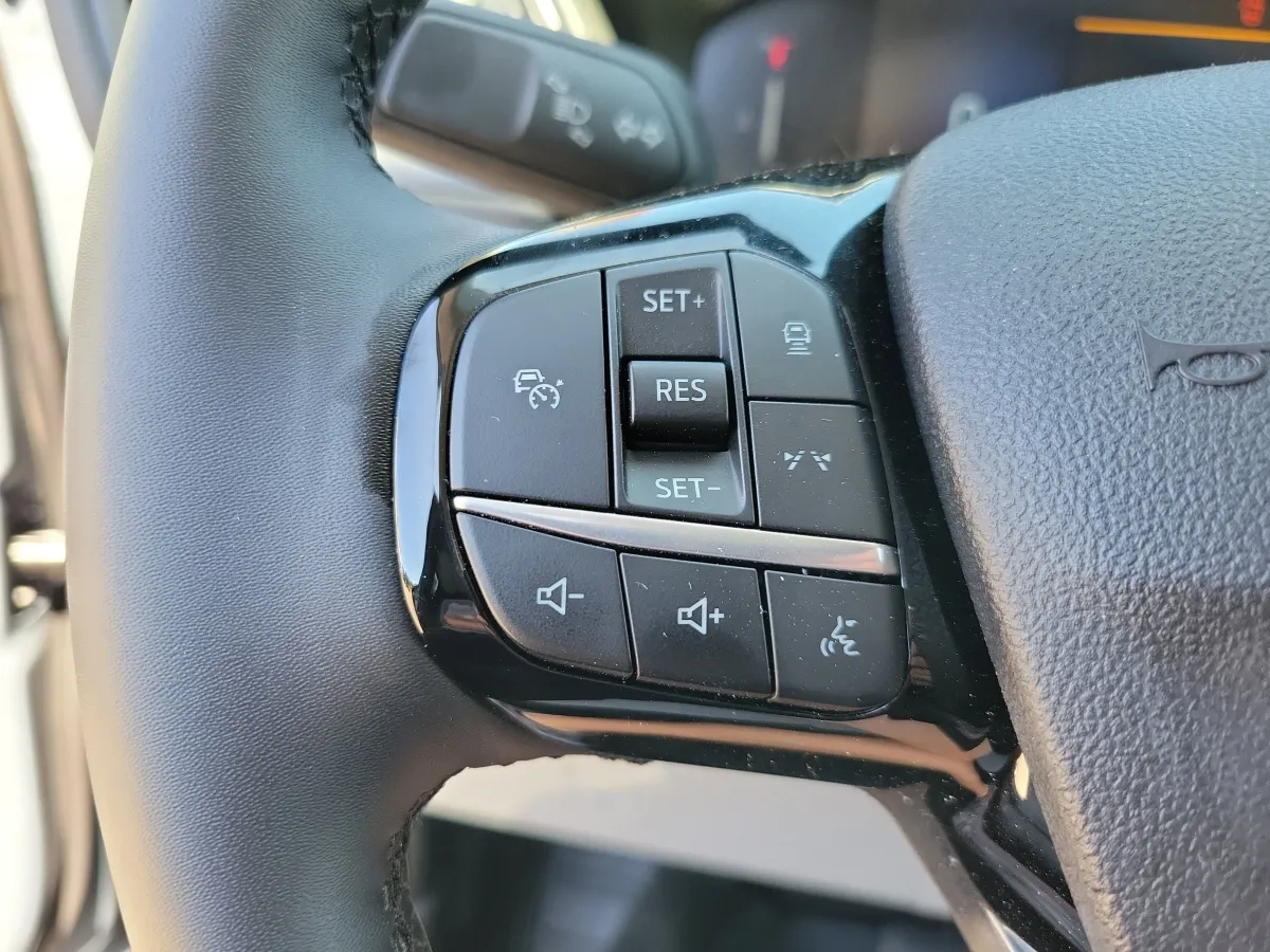 2025 Ford Escape Active thumbnail 15