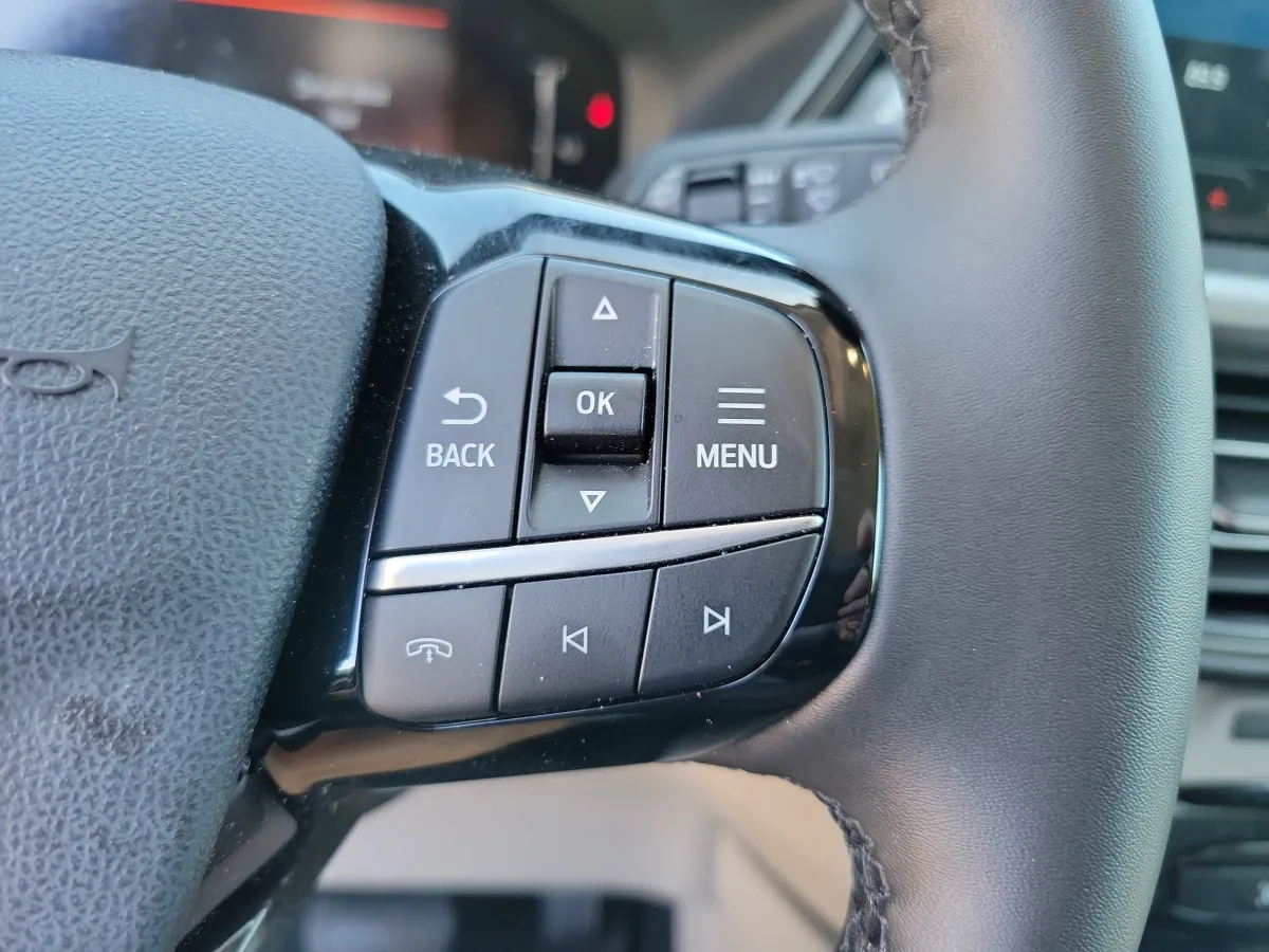 2025 Ford Escape Active thumbnail 16