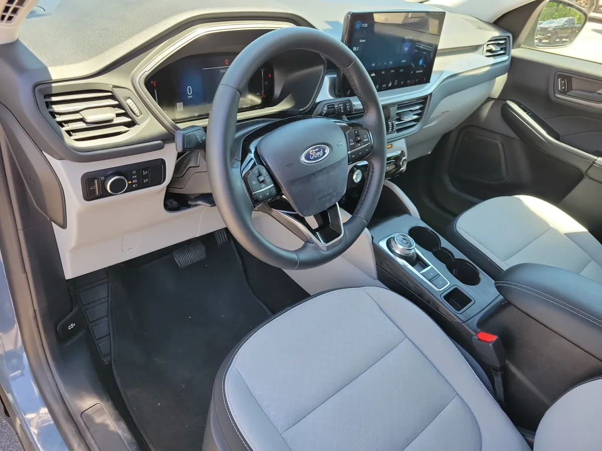 2025 Ford Escape Active thumbnail 4