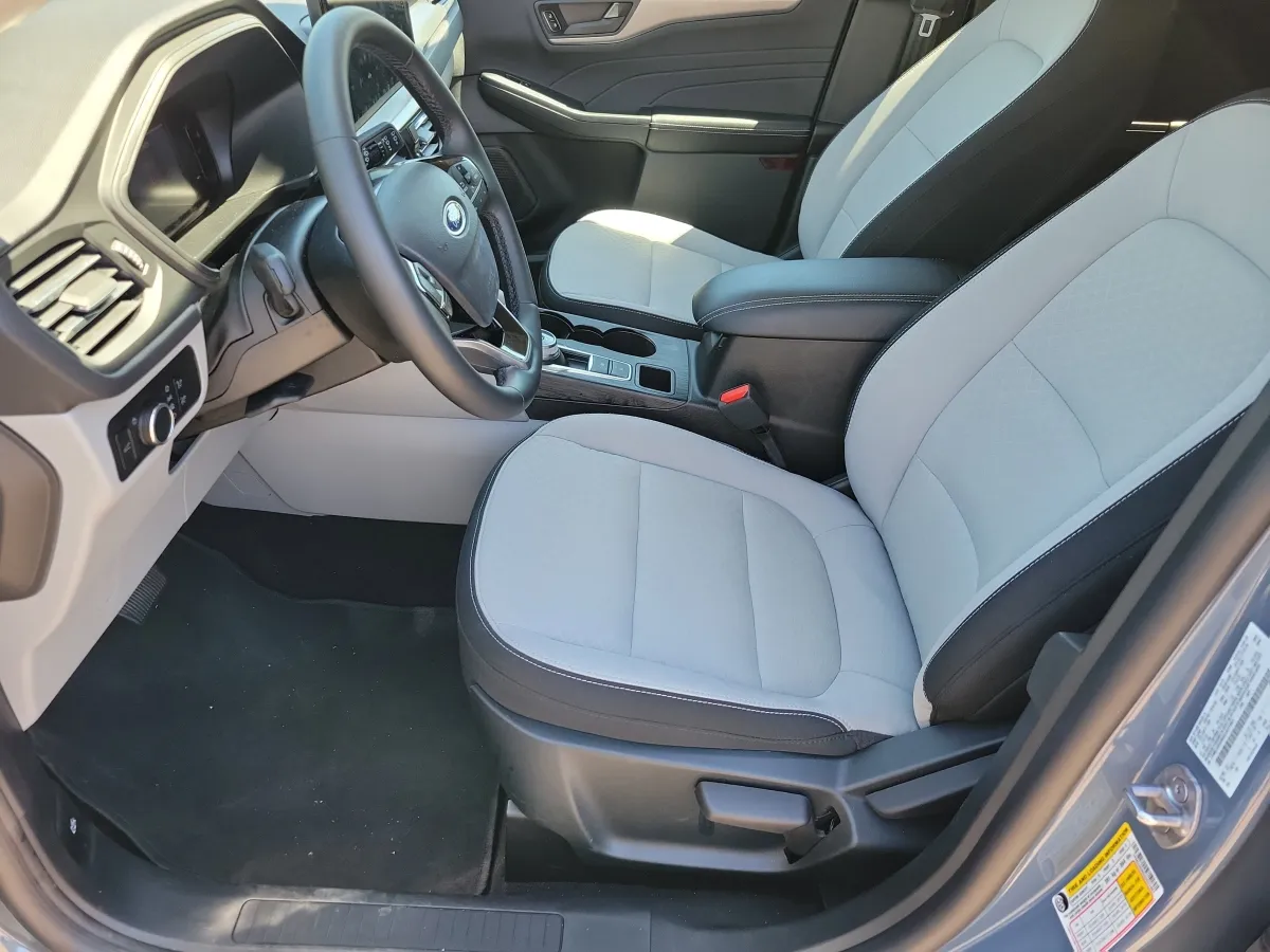 2025 Ford Escape Active thumbnail 5