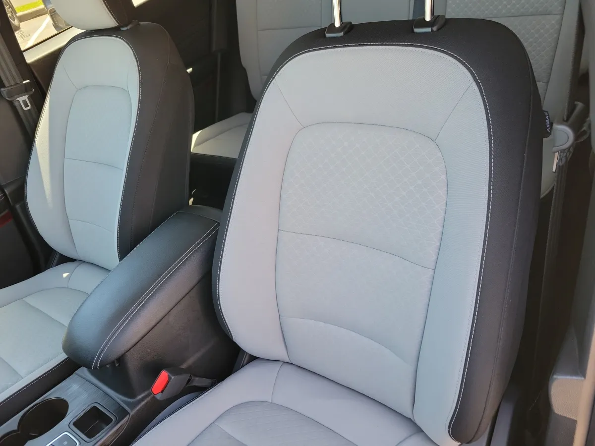 2025 Ford Escape Active thumbnail 6
