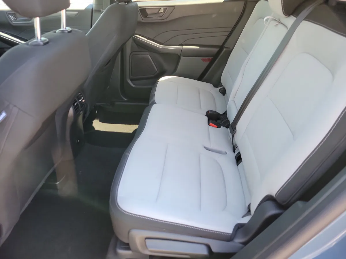 2025 Ford Escape Active thumbnail 8