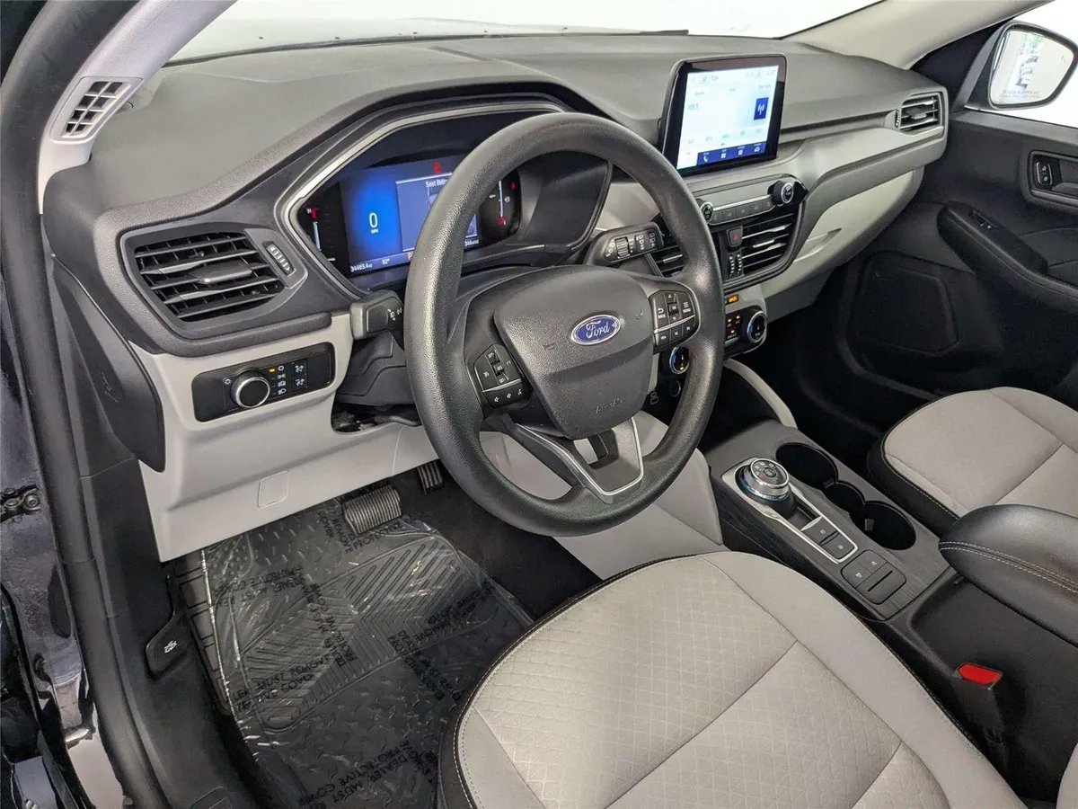 2025 Ford Escape Active thumbnail 12