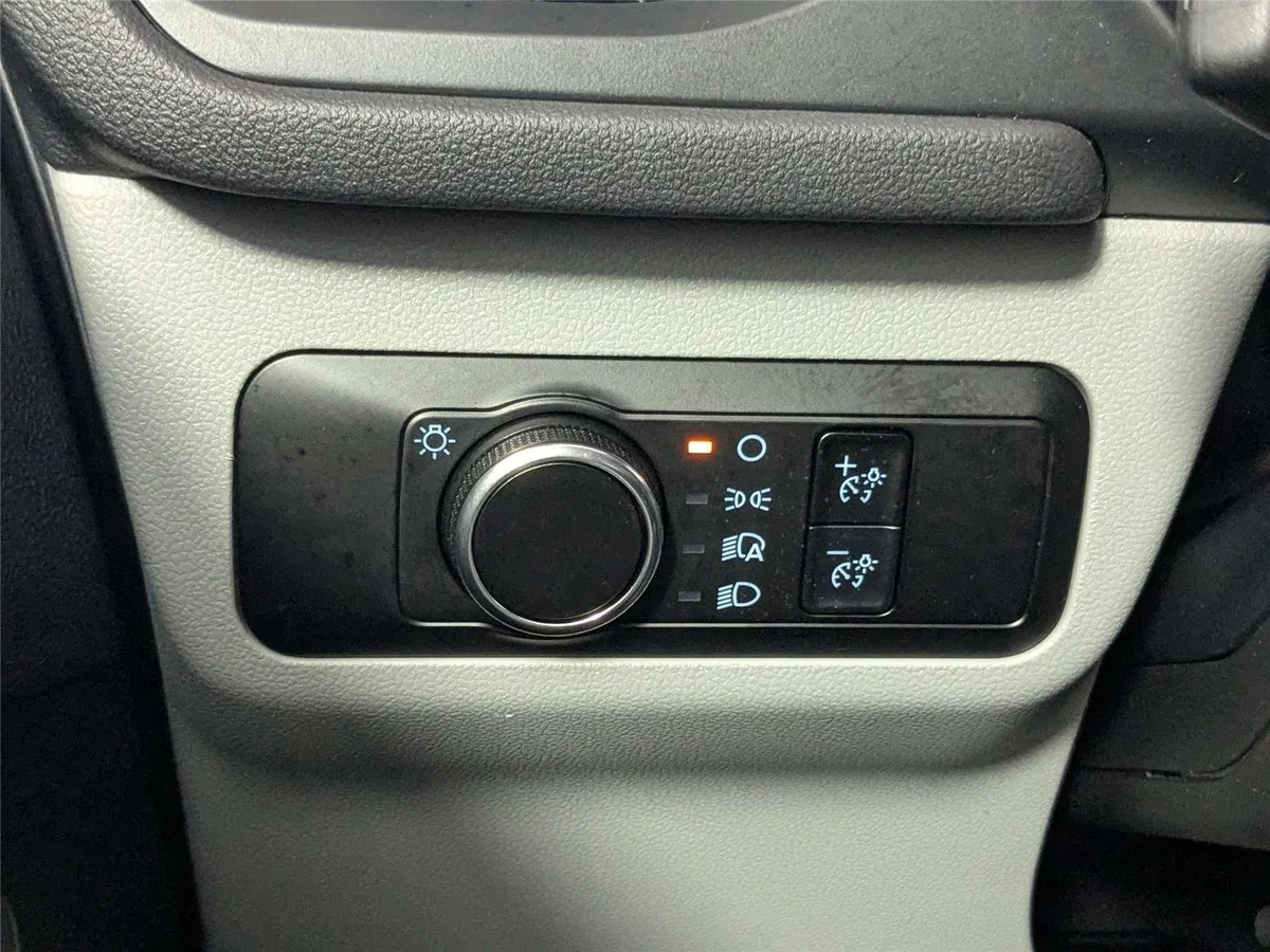 2025 Ford Escape Active thumbnail 15