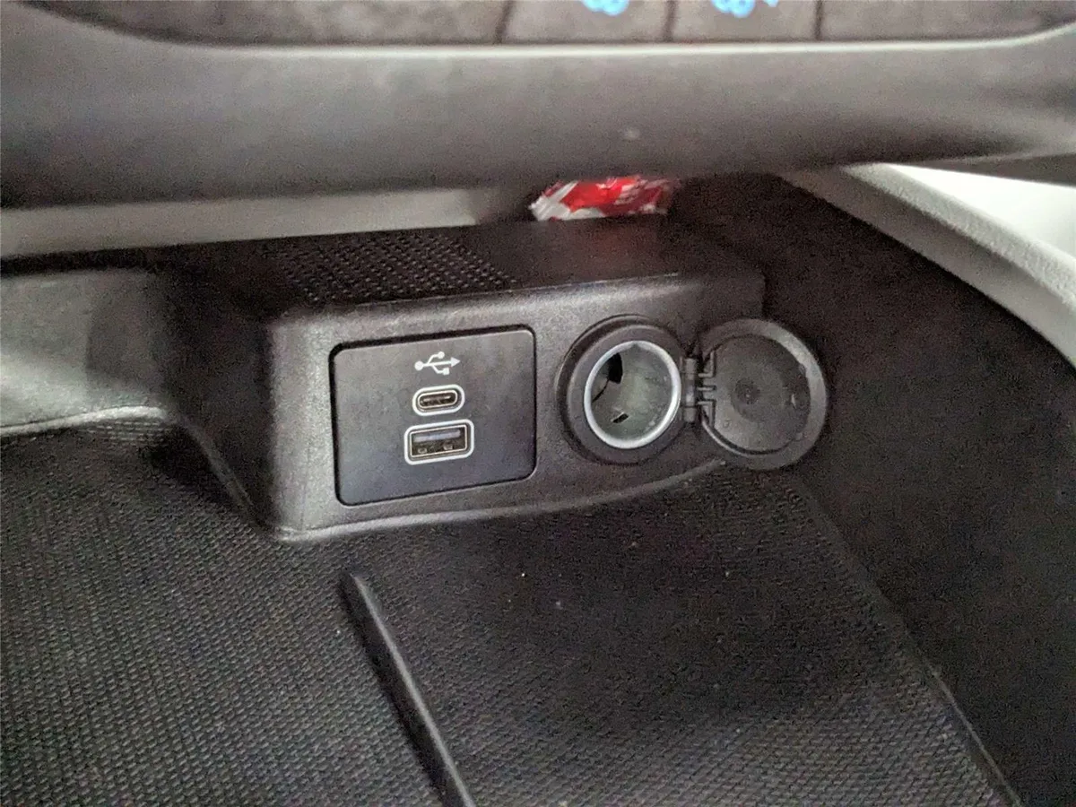 2025 Ford Escape Active thumbnail 24