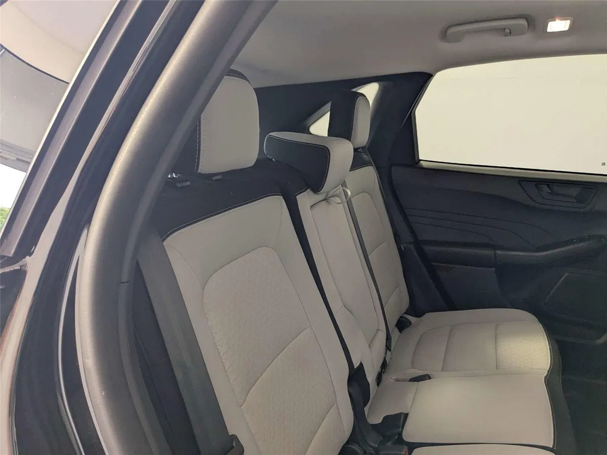 2025 Ford Escape Active thumbnail 27