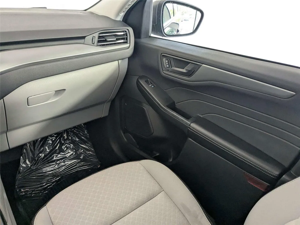 2025 Ford Escape Active thumbnail 38