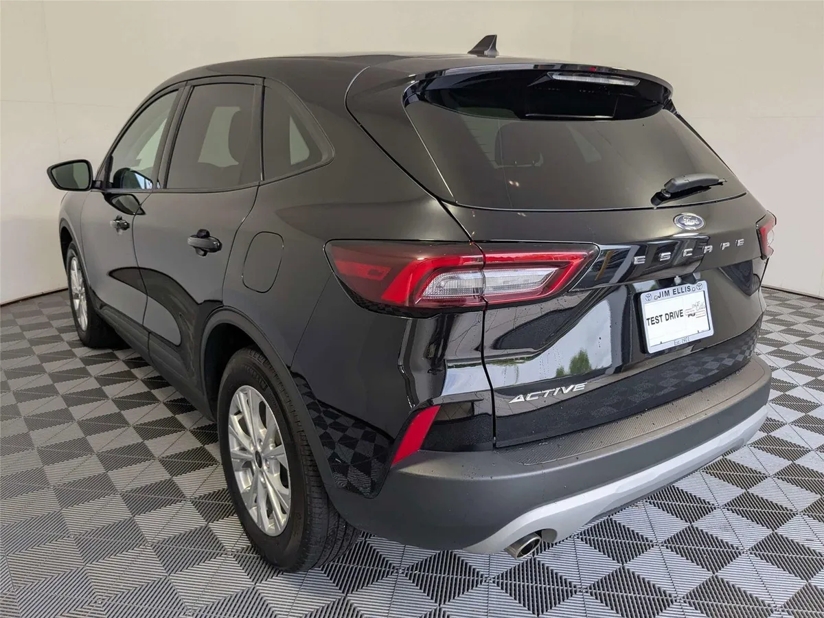 2025 Ford Escape Active thumbnail 9