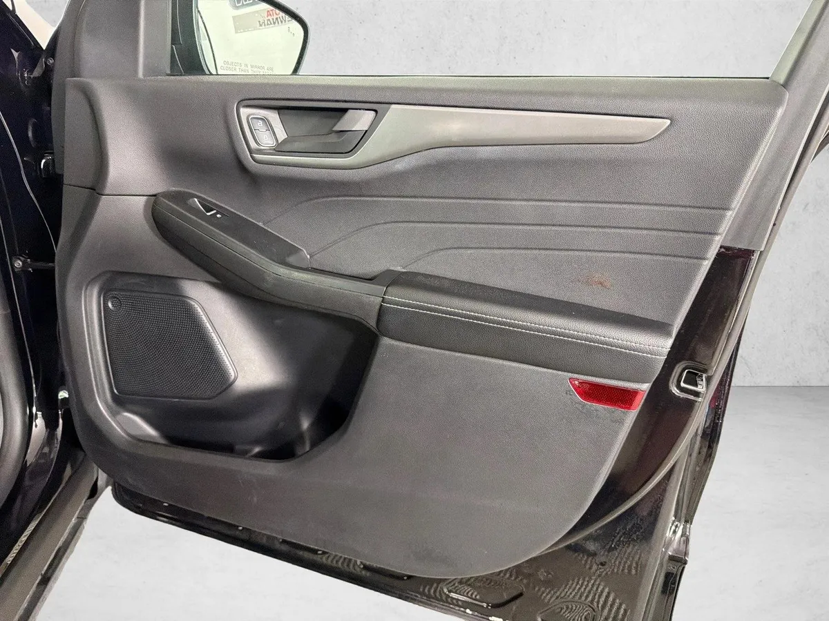 2025 Ford Escape Active thumbnail 14