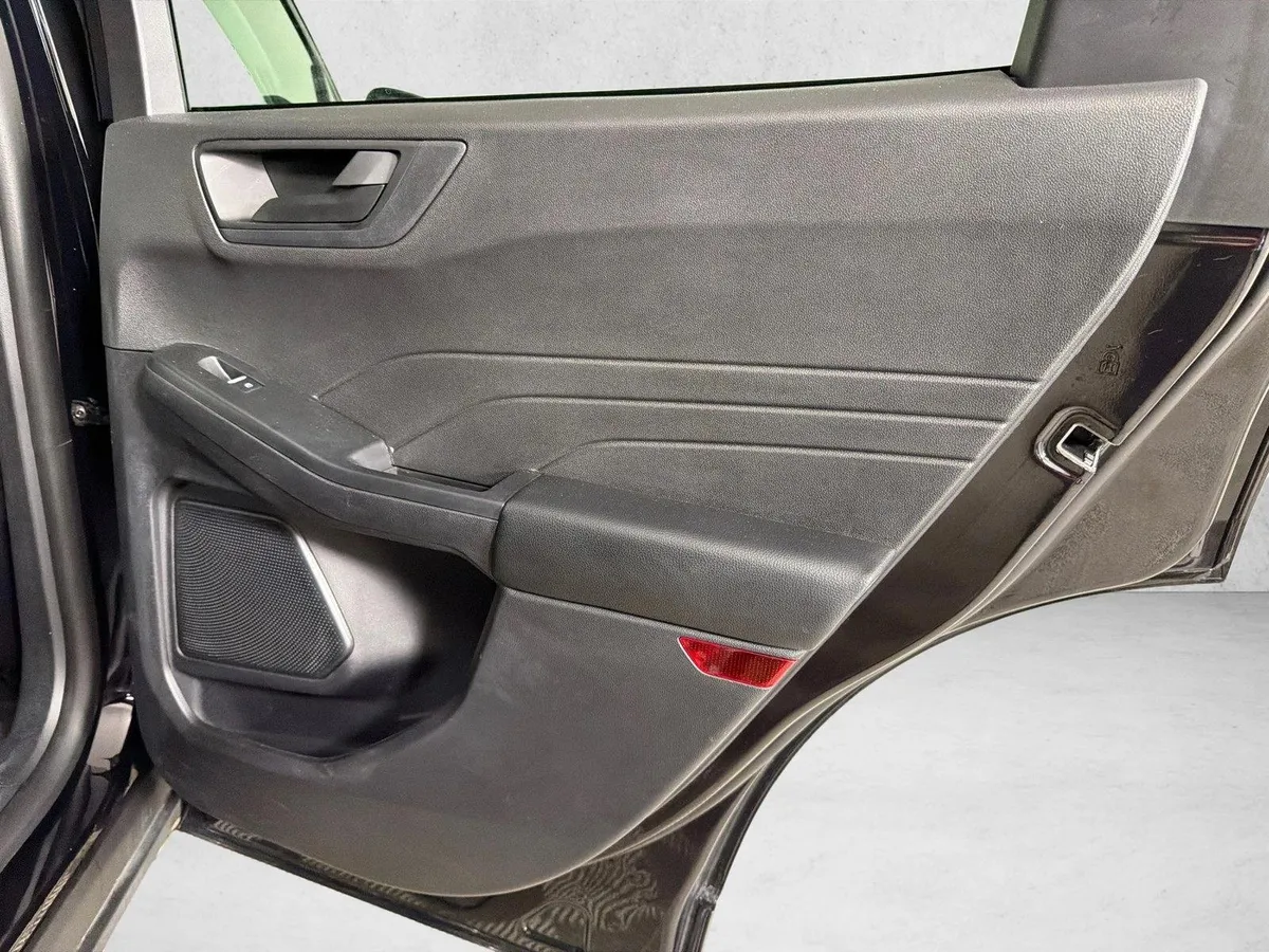 2025 Ford Escape Active thumbnail 16